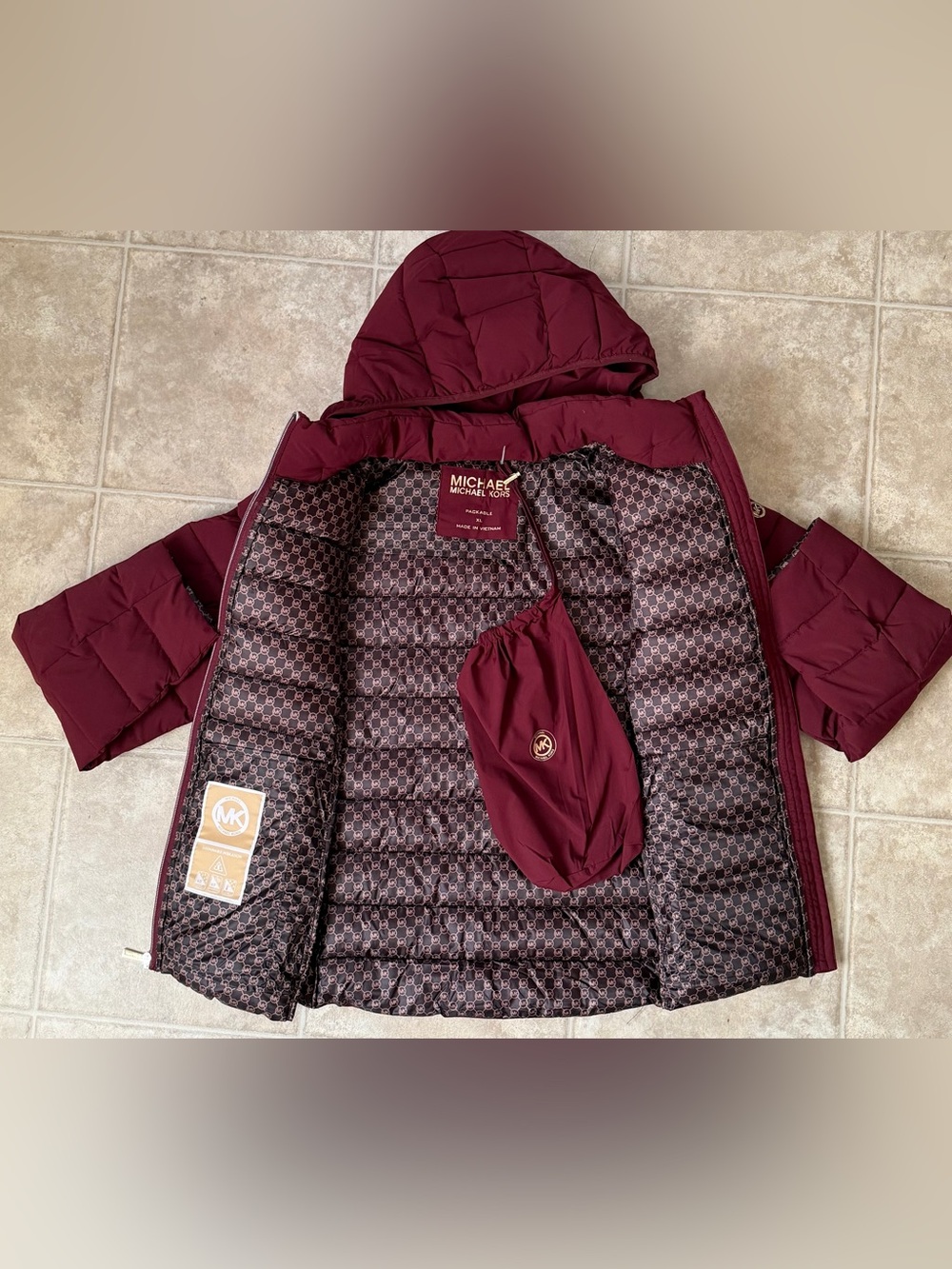 NWT Michael Kors Women's Burgundy Quilted Hooded Puffer Jacket Size XL - Picture 3 of 6